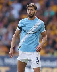 邮报：鲁本的新合同包含选择续约一年条款，他被视为未来队长