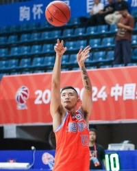 B体育官网下载APP-bsports官方平台-Bsports必一体育官网-媒体人：陈林坚体检初步结果已出 下午会抵达青岛和山东男篮会合